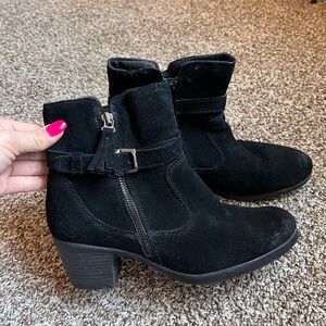Black earth origins boots